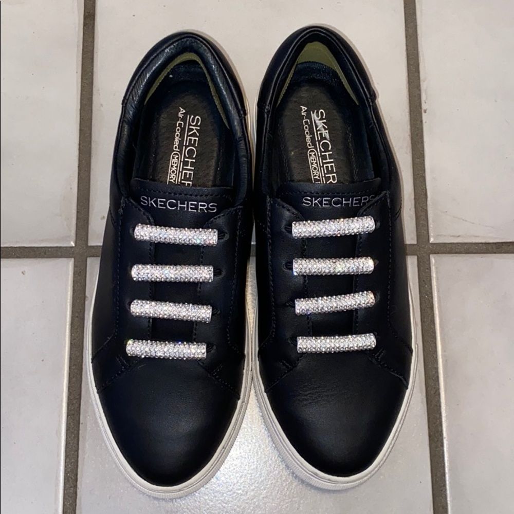 LIKE NEW! SKECHERS Leather Sparkling Sneak…